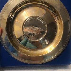 Queen Elizabeth 2 Commemorative Plate